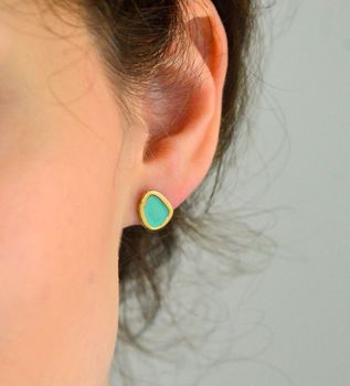 Kolczyki damskie srebrne pozłacane 925 OR RM 24826 – geometryczne kolczyki zdobione turkusową emalią, rozmiar 1,2 x 0,8 cm, zapięcie na sztyft. Stylowe i modne (1).JPG